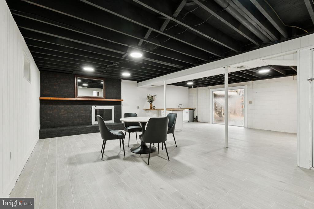 28 RIDGEMORE CIRCLE