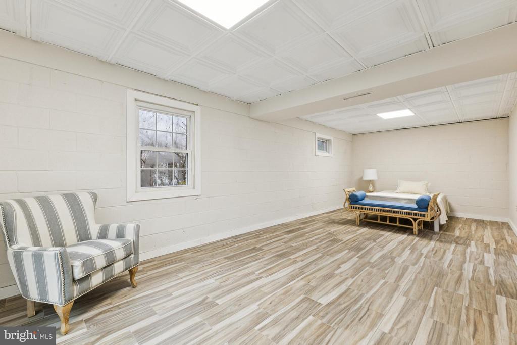 28 RIDGEMORE CIRCLE