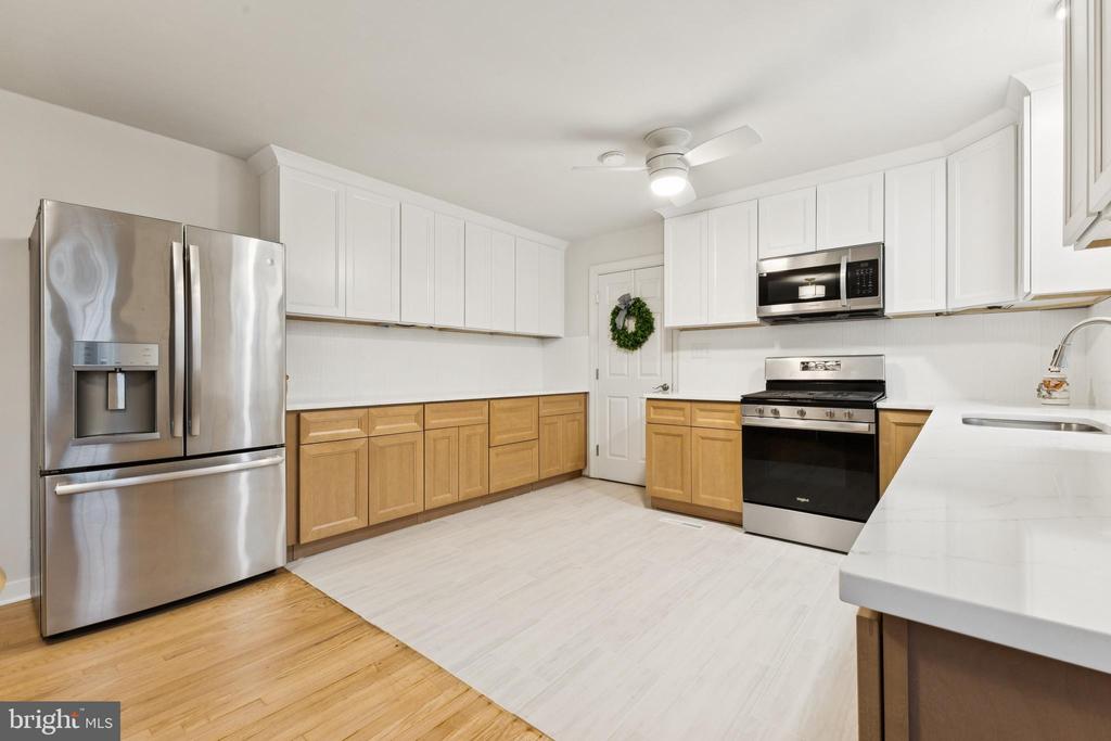 28 RIDGEMORE CIRCLE