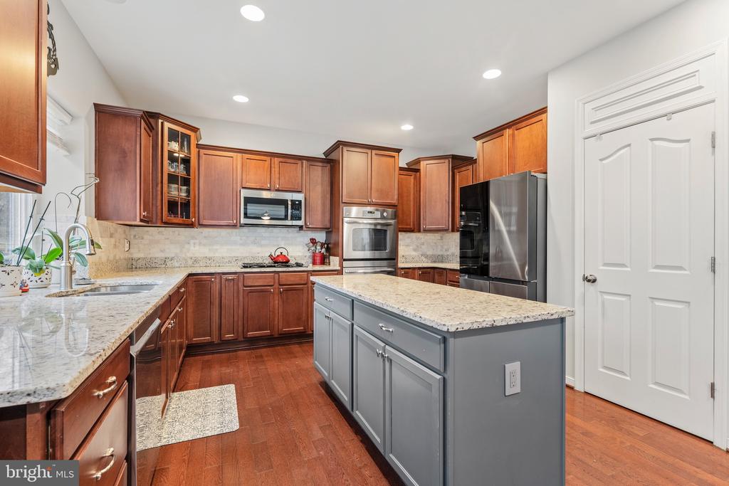 22 IRIS LANE