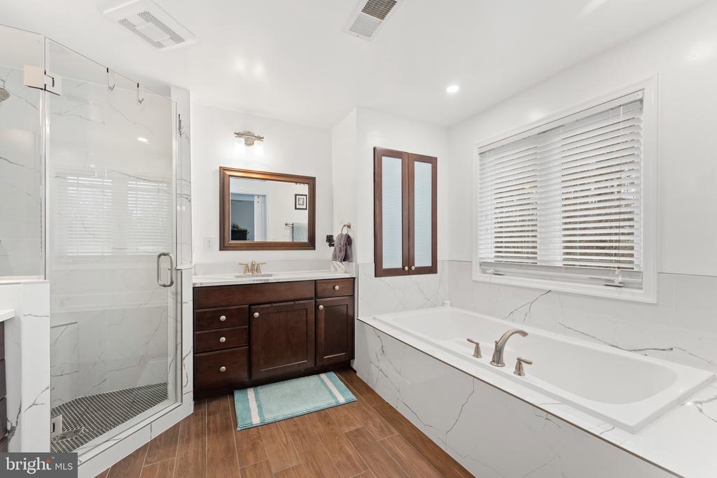 22 IRIS LANE
