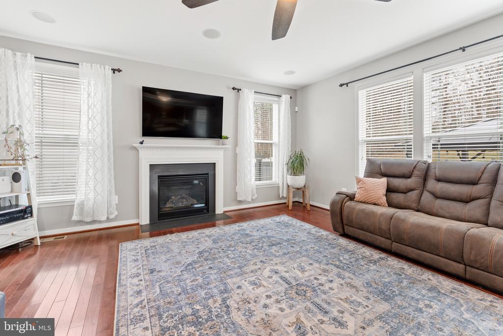 22 IRIS LANE