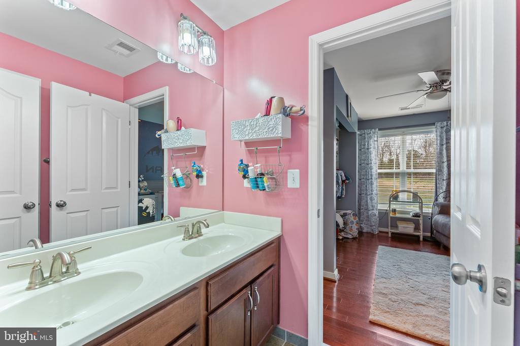 22 IRIS LANE