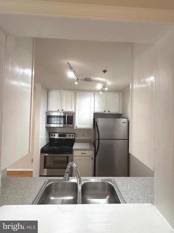 33 FERN OAK CIRCLE 33301
