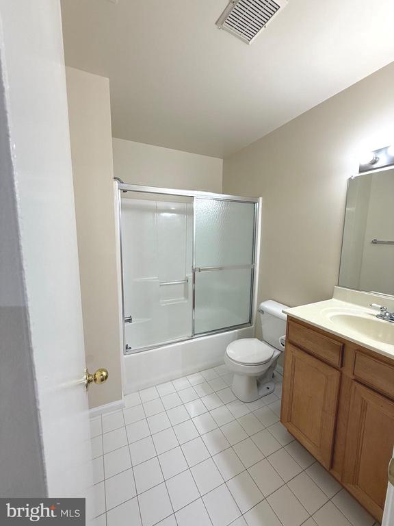 33 FERN OAK CIRCLE 33301