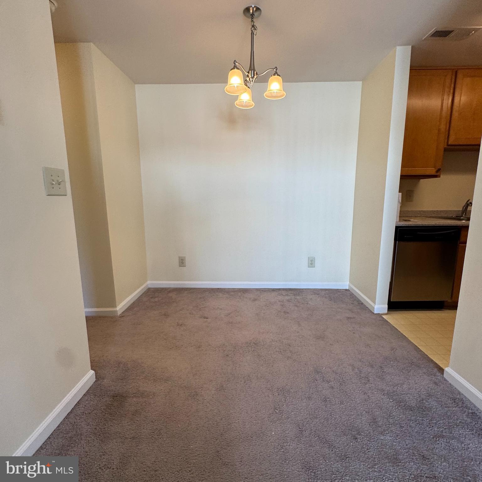41 SMOKEWOOD COURT 41201