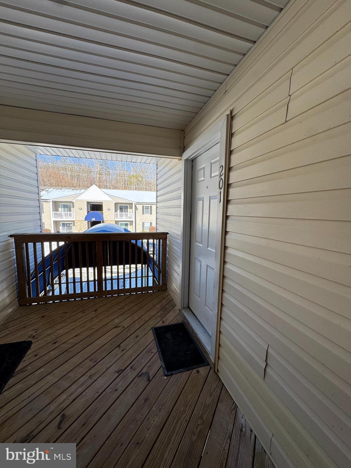 41 SMOKEWOOD COURT 41201