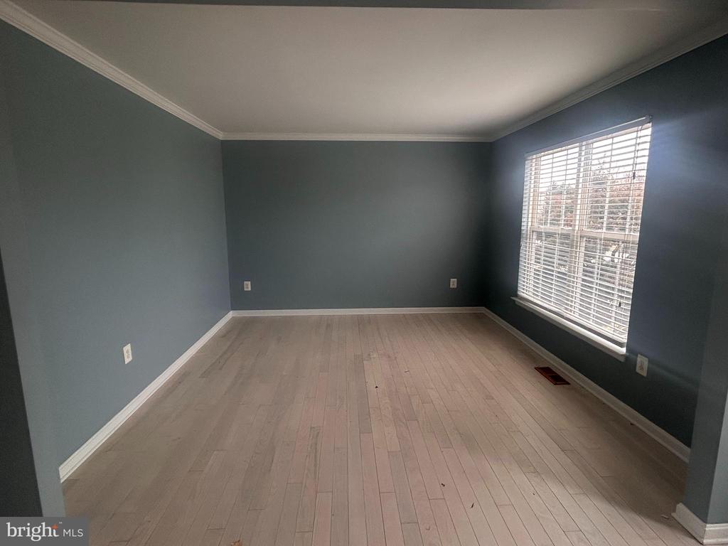 6 MINTWOOD DRIVE