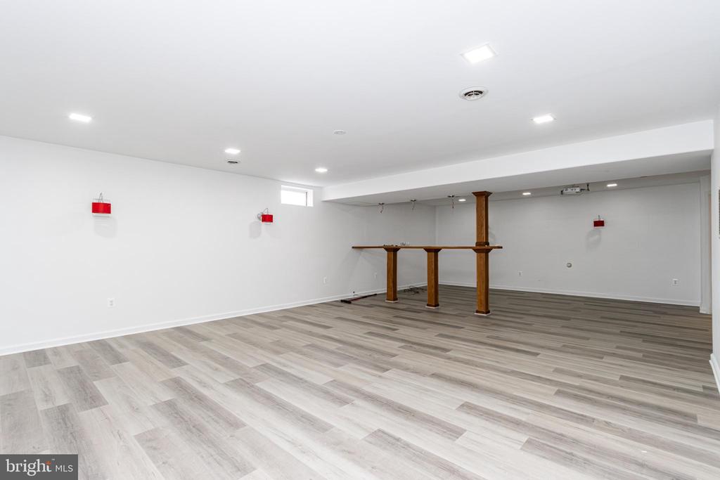 6 MINTWOOD DRIVE