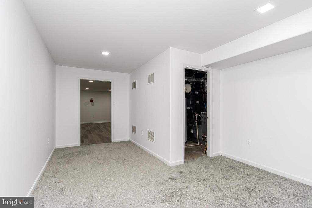 6 MINTWOOD DRIVE
