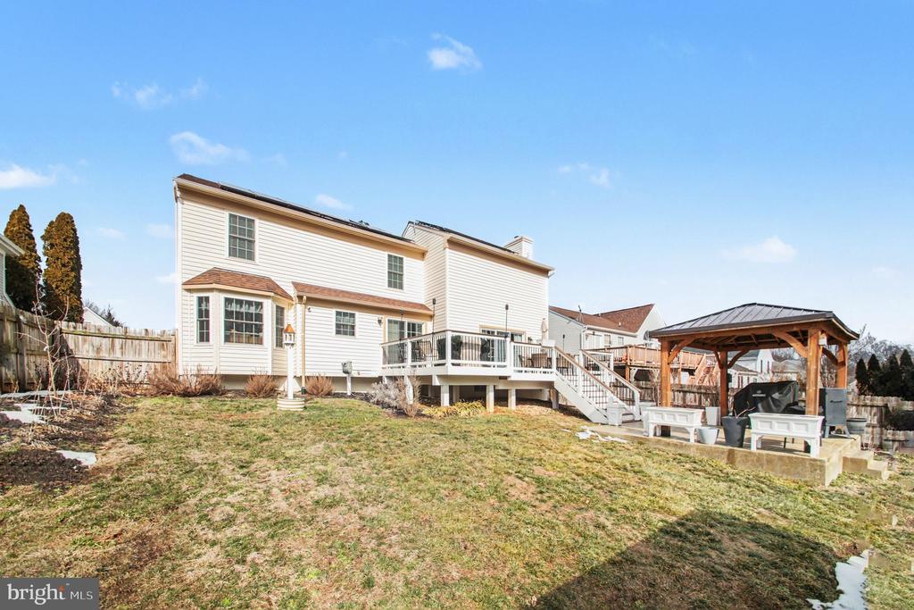 24 WOODS EDGE COURT