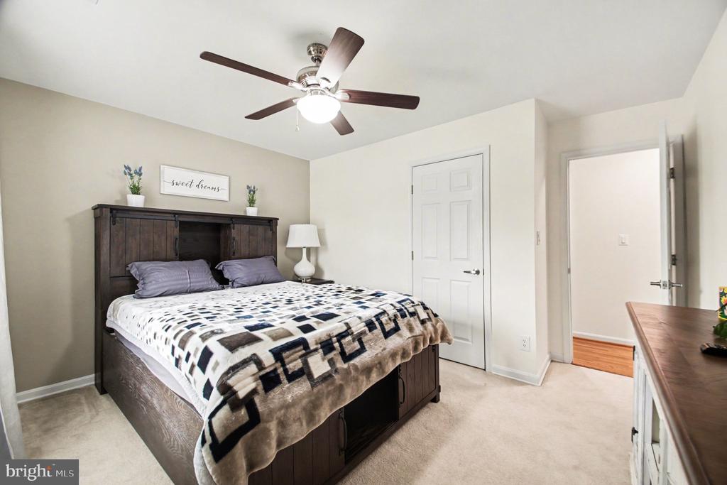 24 WOODS EDGE COURT