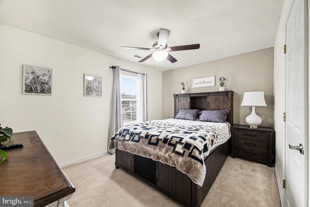24 WOODS EDGE COURT