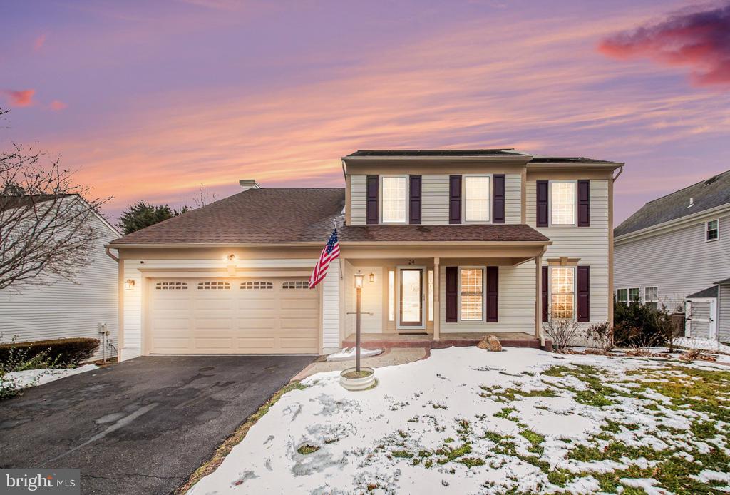 24 WOODS EDGE COURT