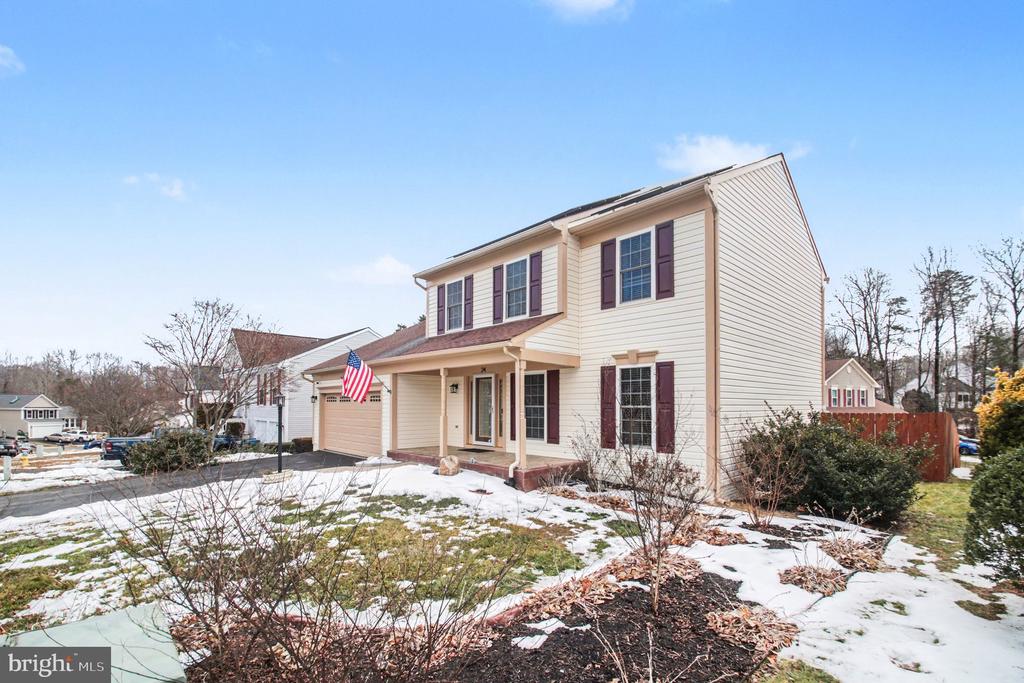 24 WOODS EDGE COURT