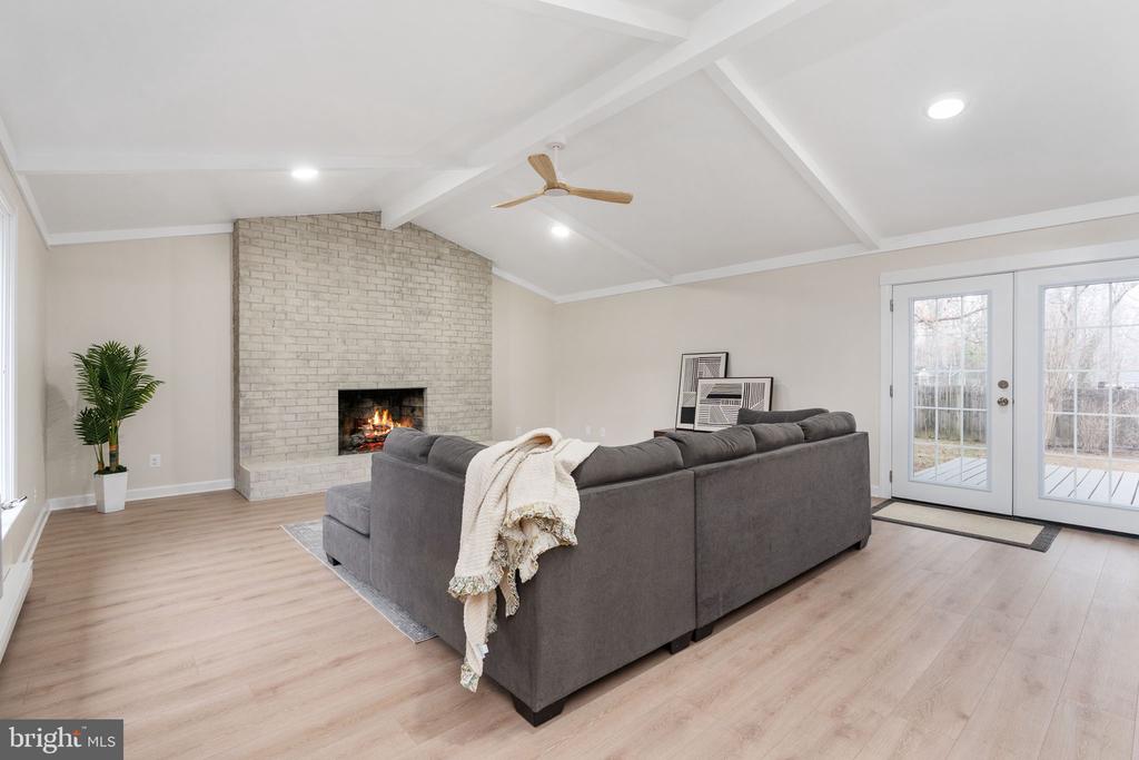 8 PATRICK HENRY STREET