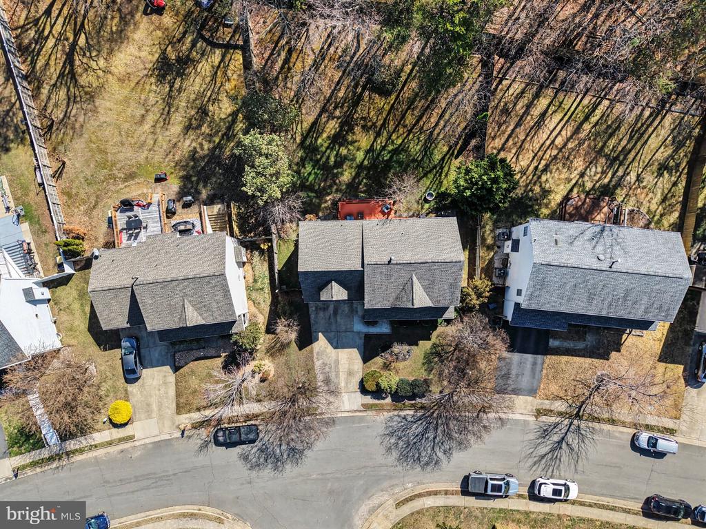 9 BURNINGBUSH COURT