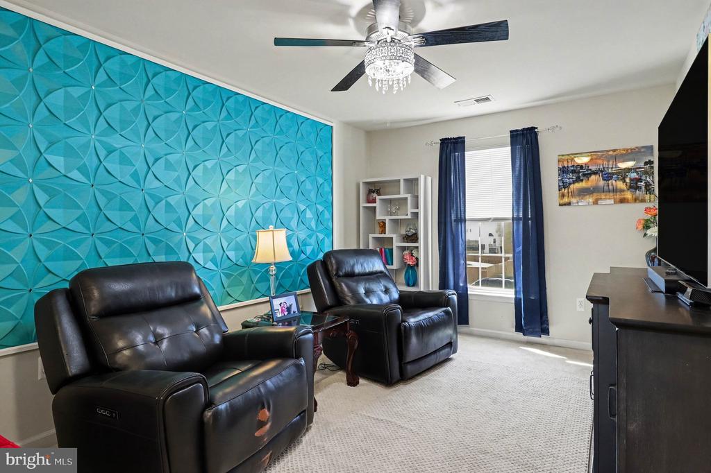 51 CHARTER GATE DRIVE