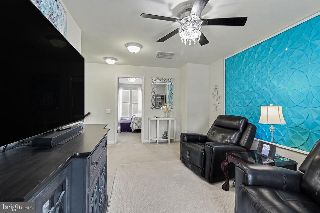 51 CHARTER GATE DRIVE