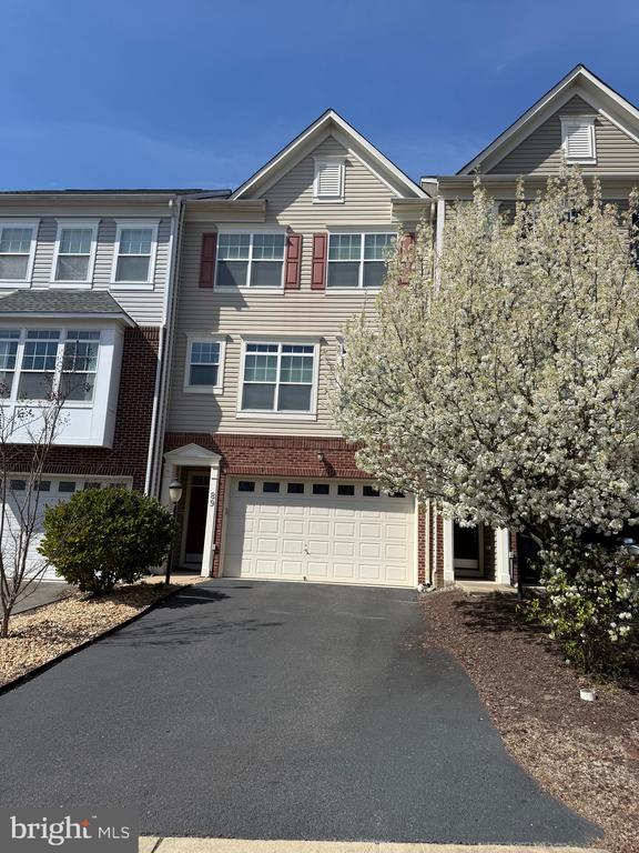 89 HUNTING CREEK LANE