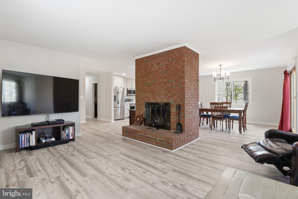 218 MIDSHIPMAN CIRCLE