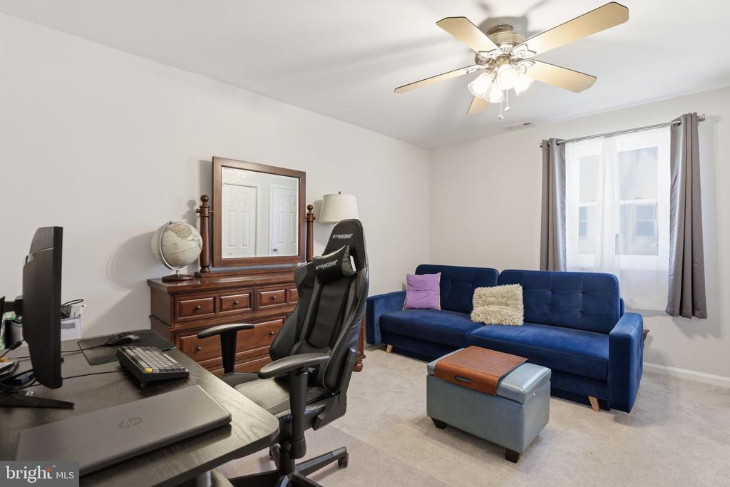 218 MIDSHIPMAN CIRCLE