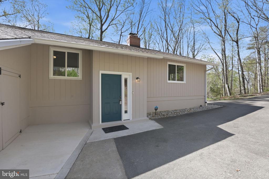218 MIDSHIPMAN CIRCLE