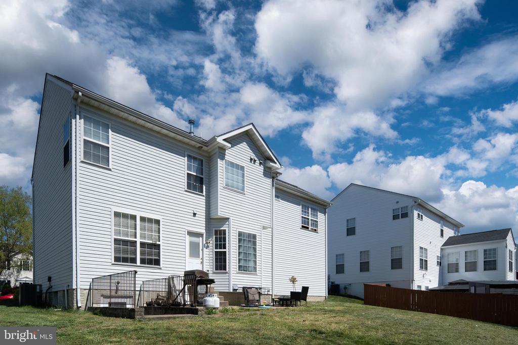 18 INDIAN WOOD LANE