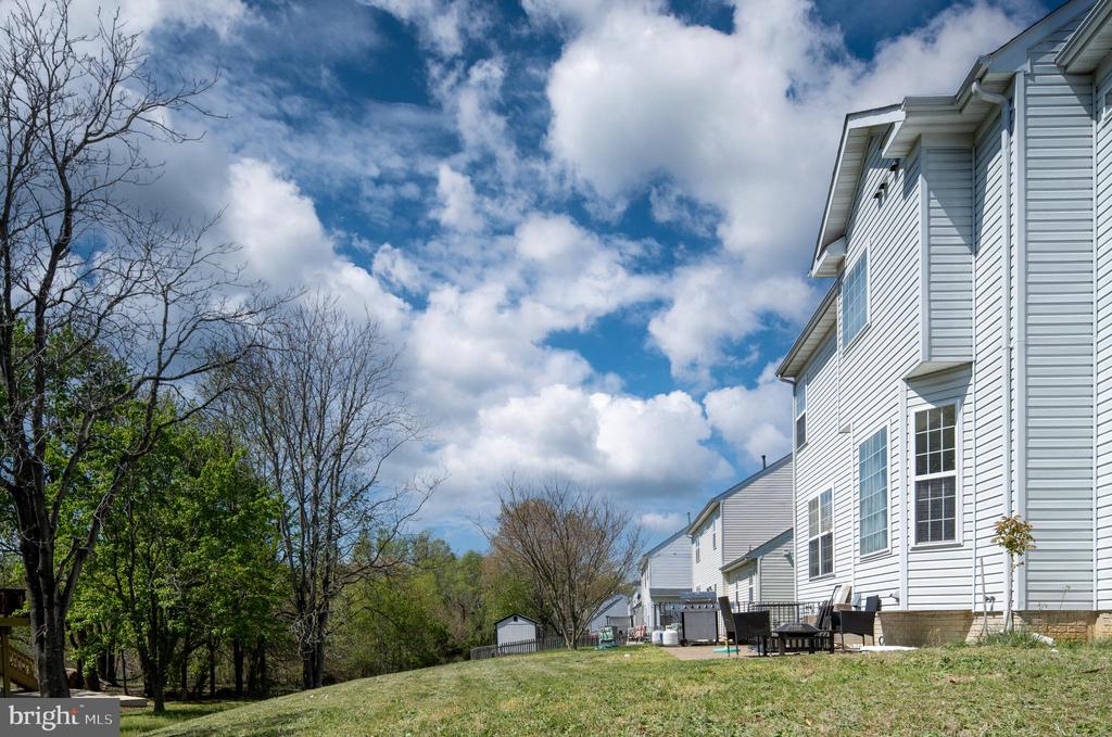 18 INDIAN WOOD LANE