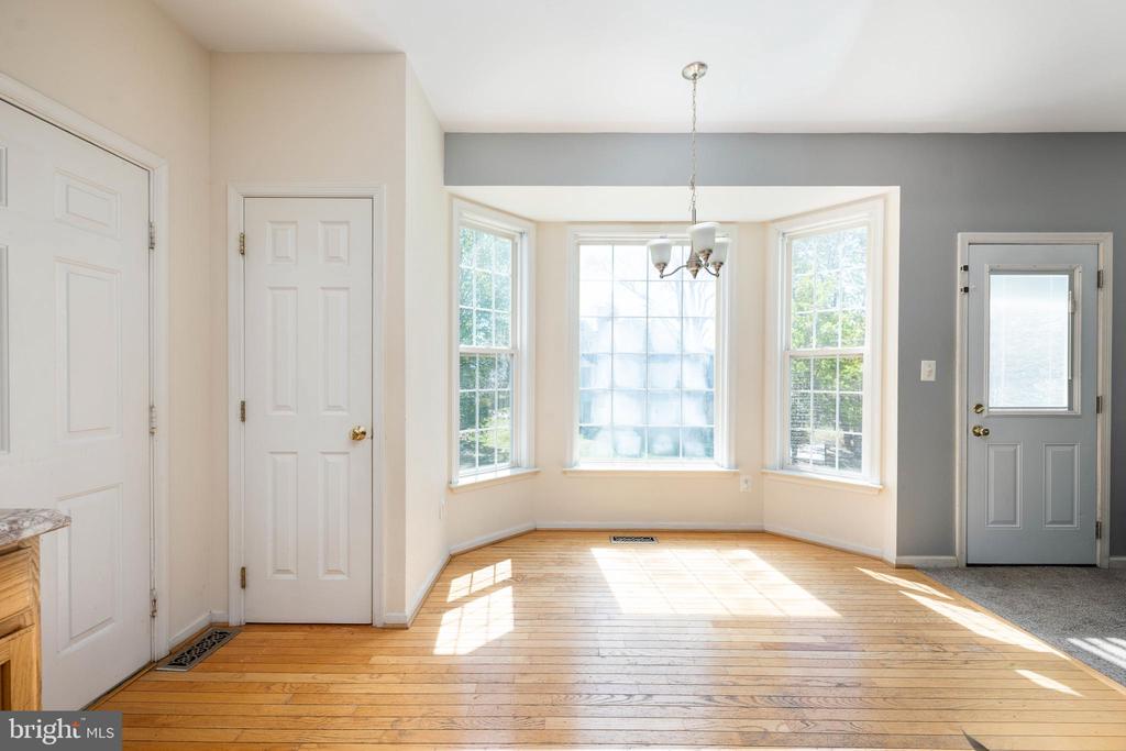 18 INDIAN WOOD LANE