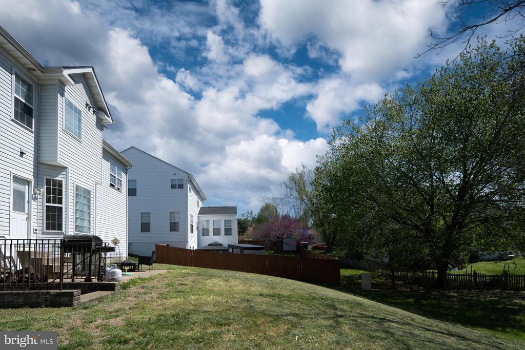 18 INDIAN WOOD LANE