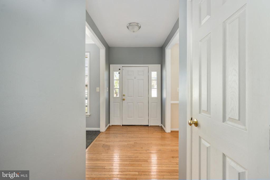 18 INDIAN WOOD LANE