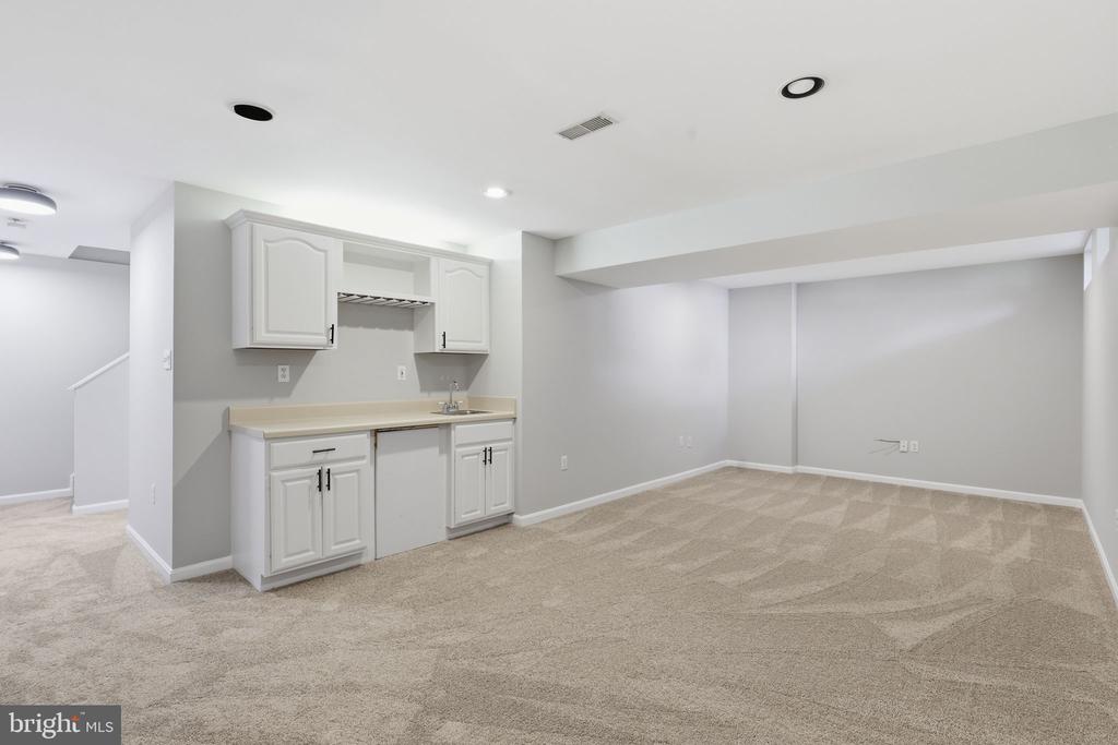 3 DAVENTRY PLACE