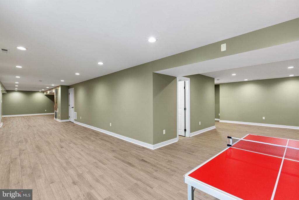 22 HEMMING DRIVE