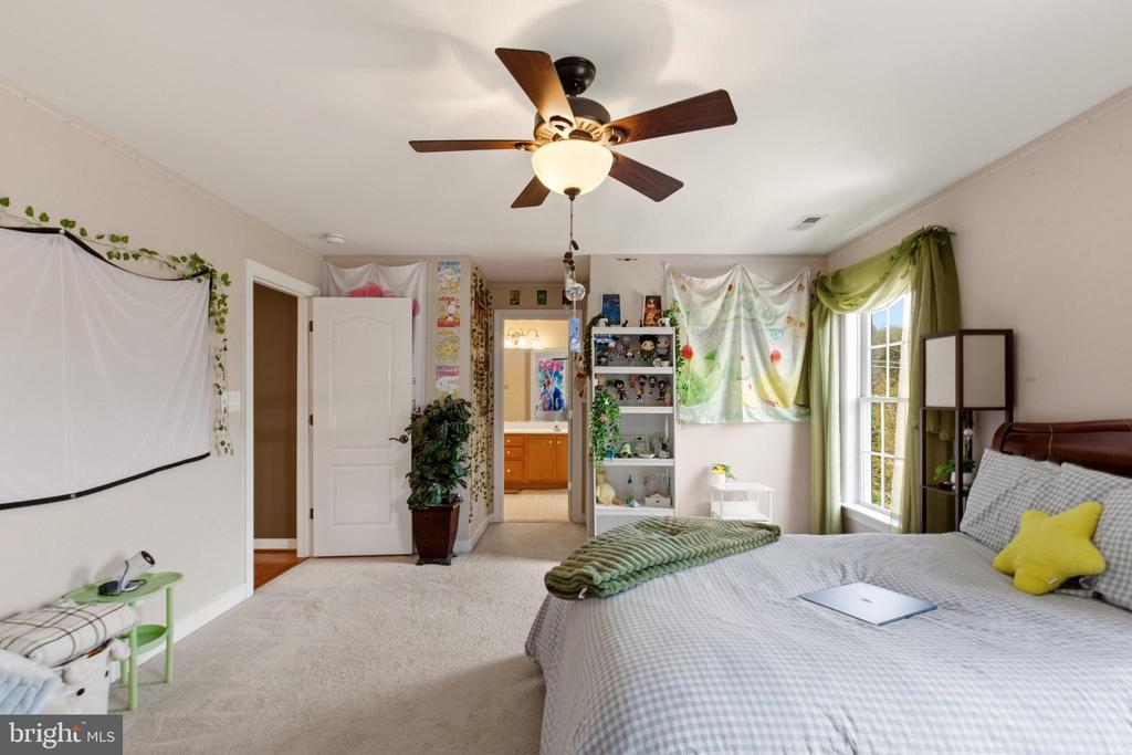 22 HEMMING DRIVE