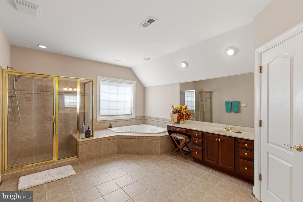 22 HEMMING DRIVE