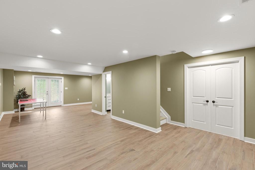 22 HEMMING DRIVE