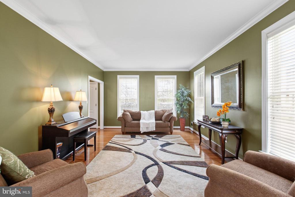 22 HEMMING DRIVE