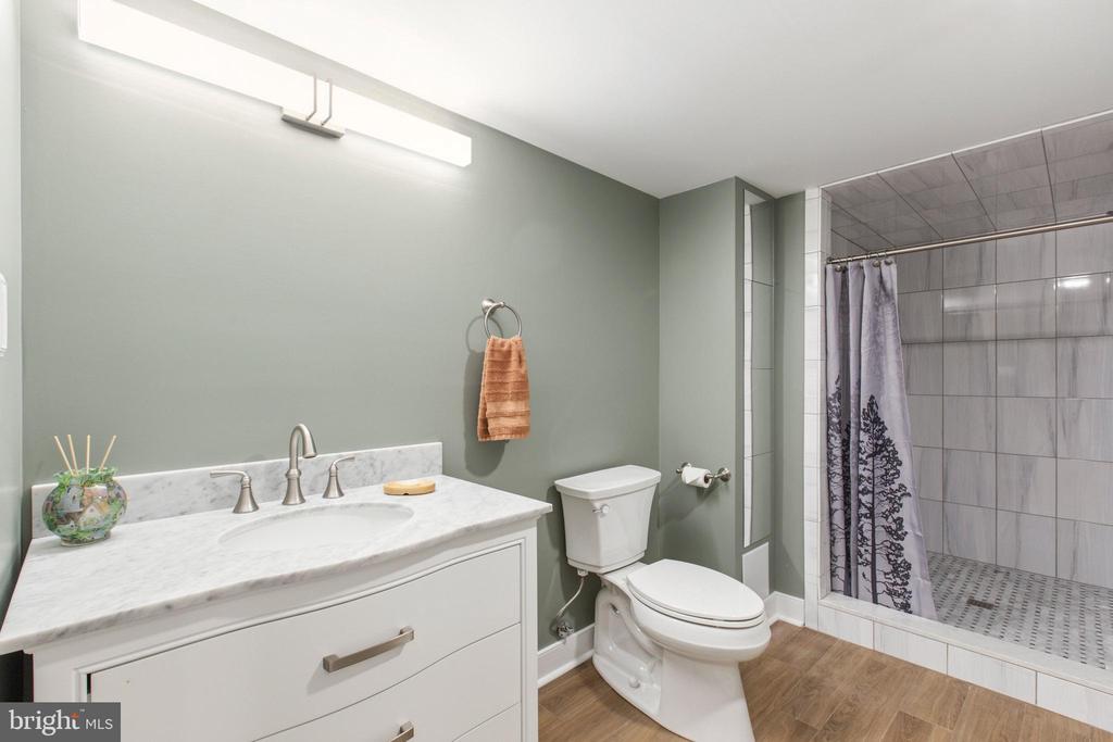 22 HEMMING DRIVE