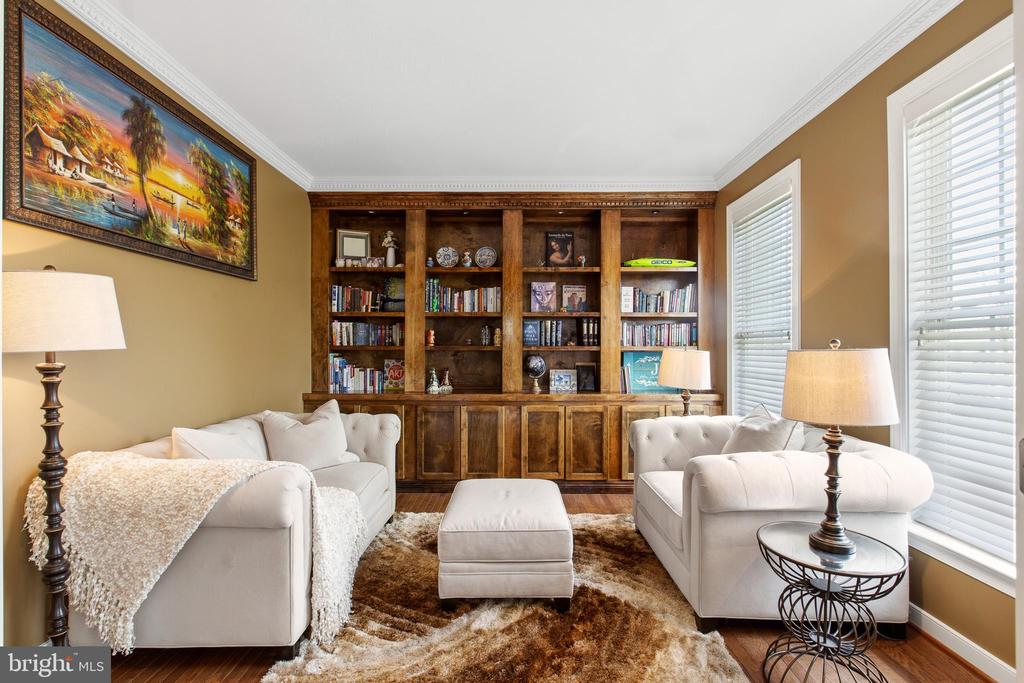 22 HEMMING DRIVE