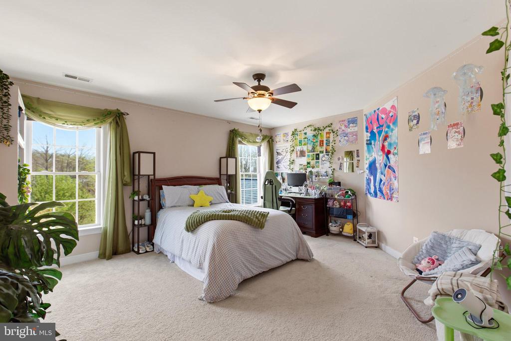 22 HEMMING DRIVE