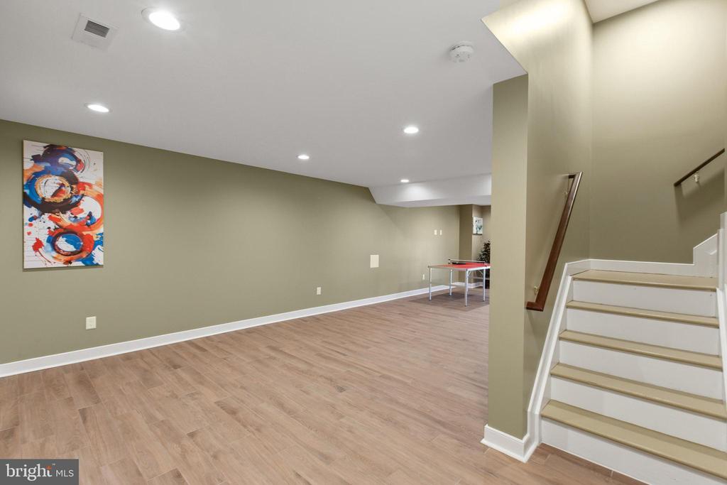 22 HEMMING DRIVE