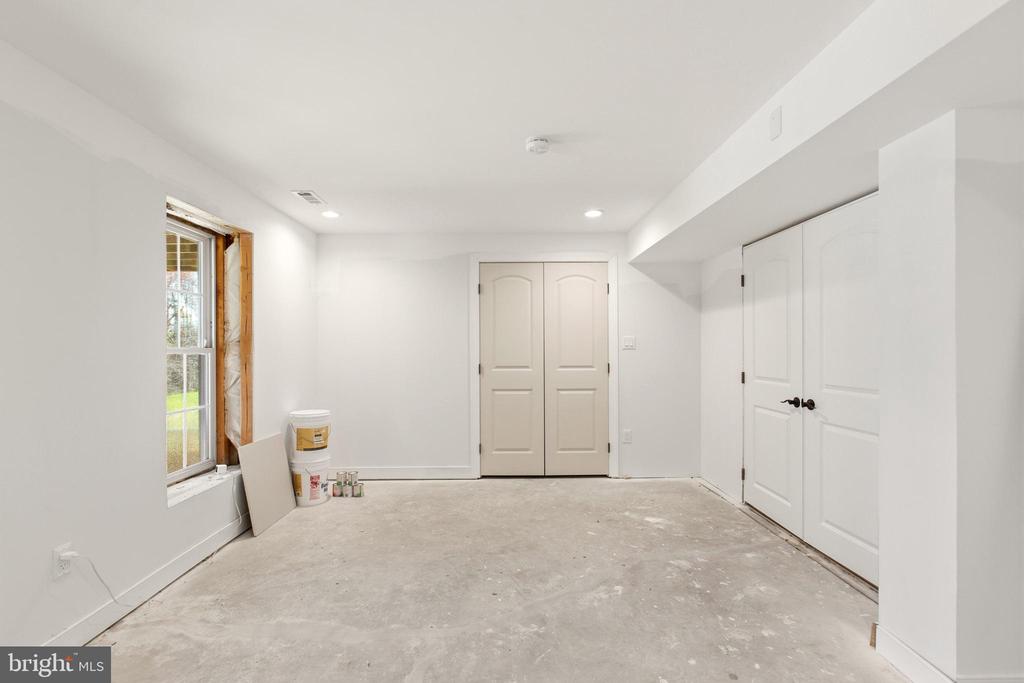 22 HEMMING DRIVE