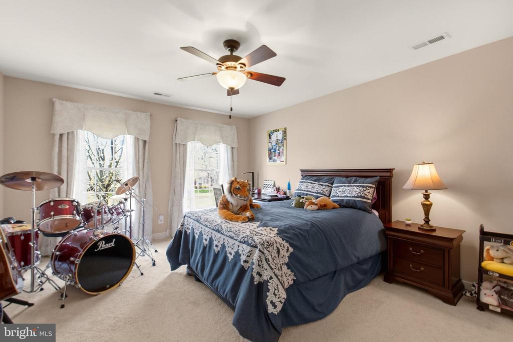 22 HEMMING DRIVE