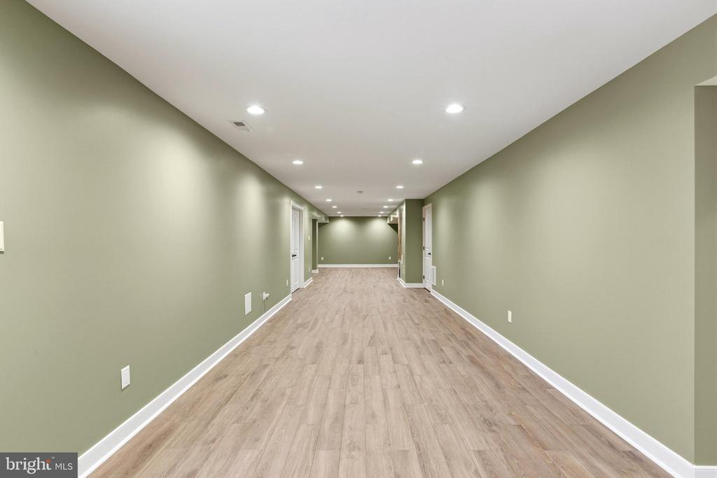 22 HEMMING DRIVE