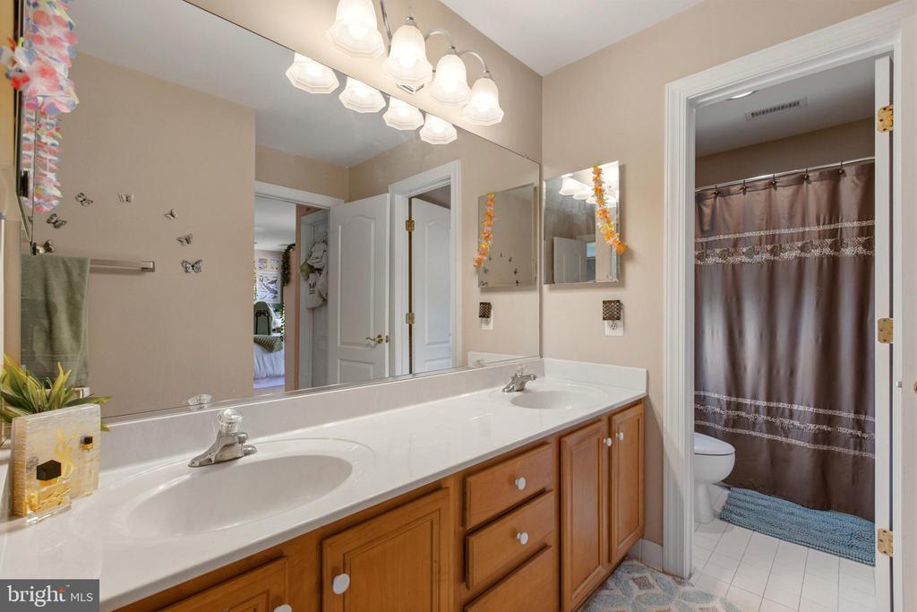 22 HEMMING DRIVE