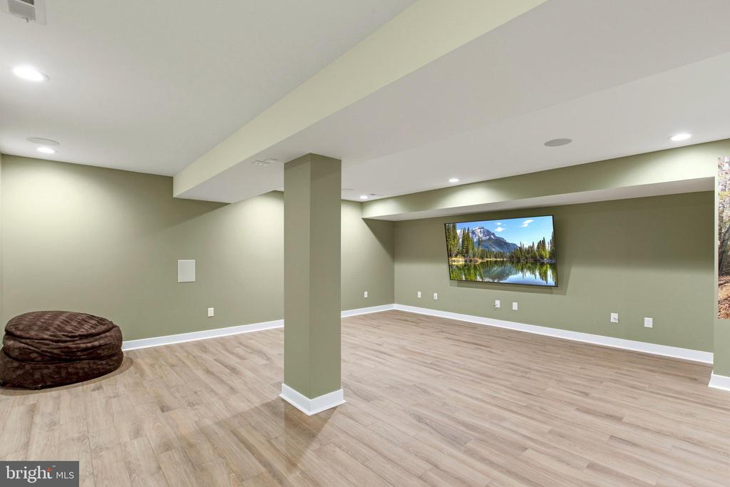 22 HEMMING DRIVE