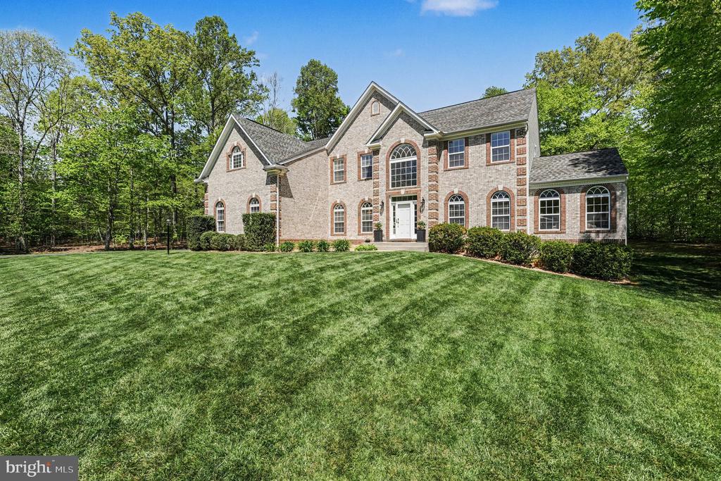 35 MILLS HOLLOW DRIVE