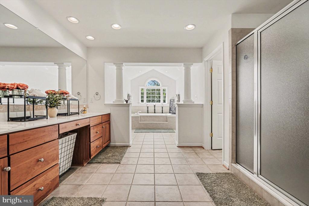35 MILLS HOLLOW DRIVE