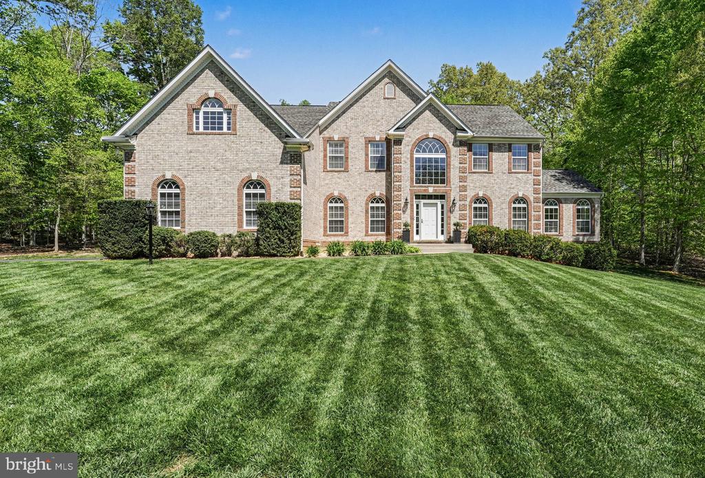 35 MILLS HOLLOW DRIVE